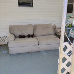     SOFA.    "FREE FREE"