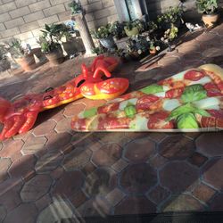 2 Pool  “ Floaties “.  Big Enough For Adults. Only 12 Each When Buy Both For 24, Or 18 For One. Must come to Huntington Beach