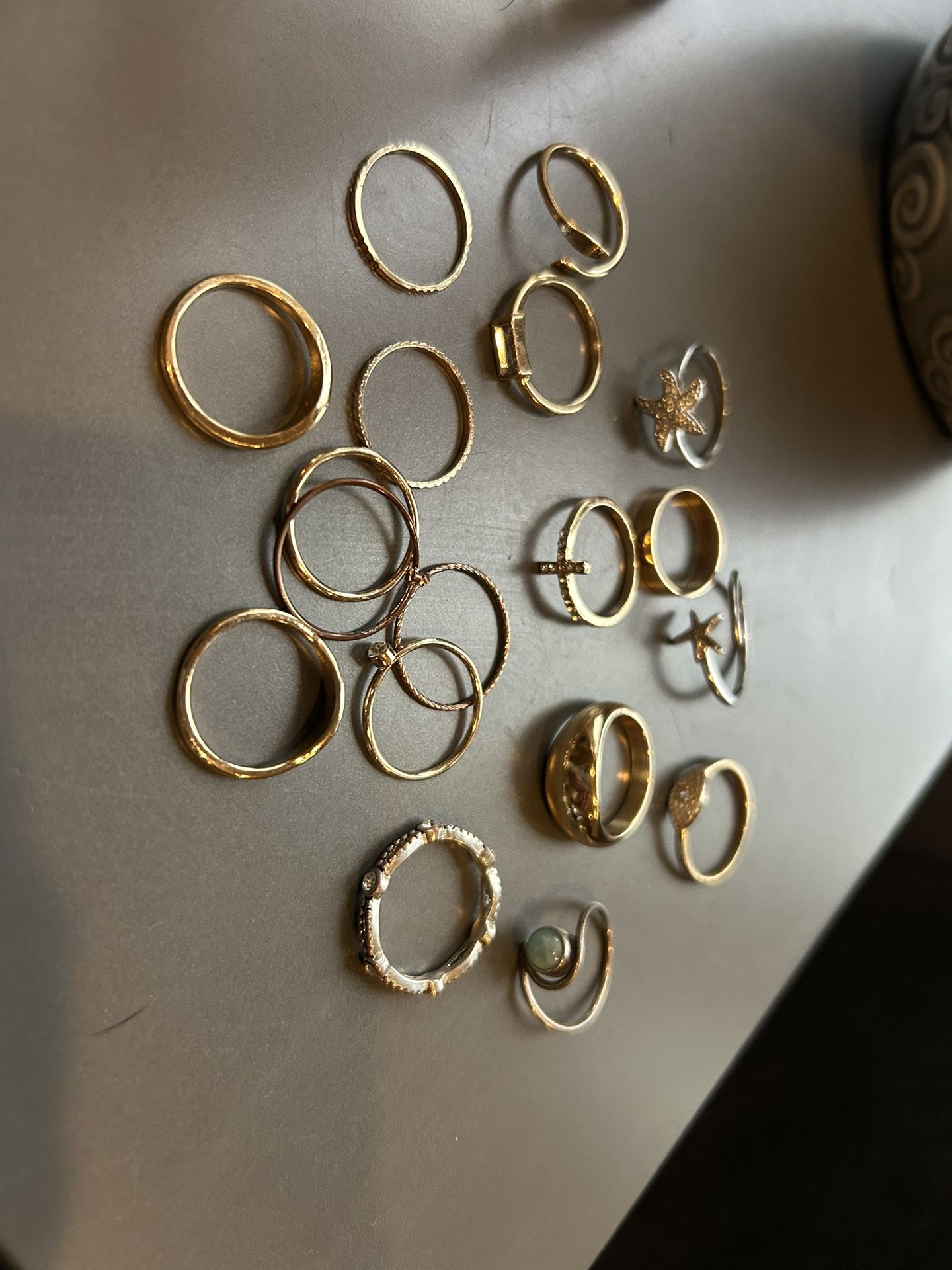 Women's rings (costume jewelry) lot, various sizes 