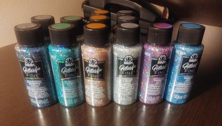 FolkArt Glitterific Fine Acrylic Paint 2oz bottles. 12 total, misc colors.
ALL BRAND NEW!!!
