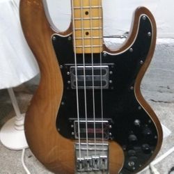 1980 Peavey T40 Bass Guitar 