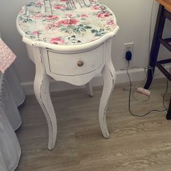 Accent Table/night Stand/end Table