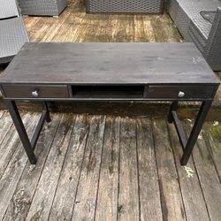 Simple Wood Desk – $20