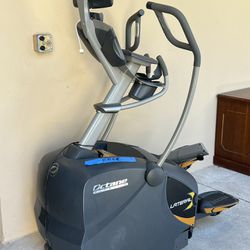 Elliptical Octane LX8000 Lateral Trainer