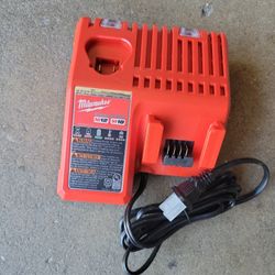 Milwaukee M18  & M12 CHARGER 
