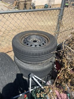 OBO—Toyota Camry Stock 4 Rims N Tires $50 For All The Tires Hold Air
