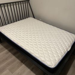 Like New Queen Bed 