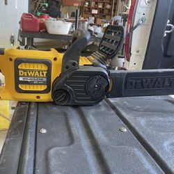 Dewalt 18in Chain Saw 60V 