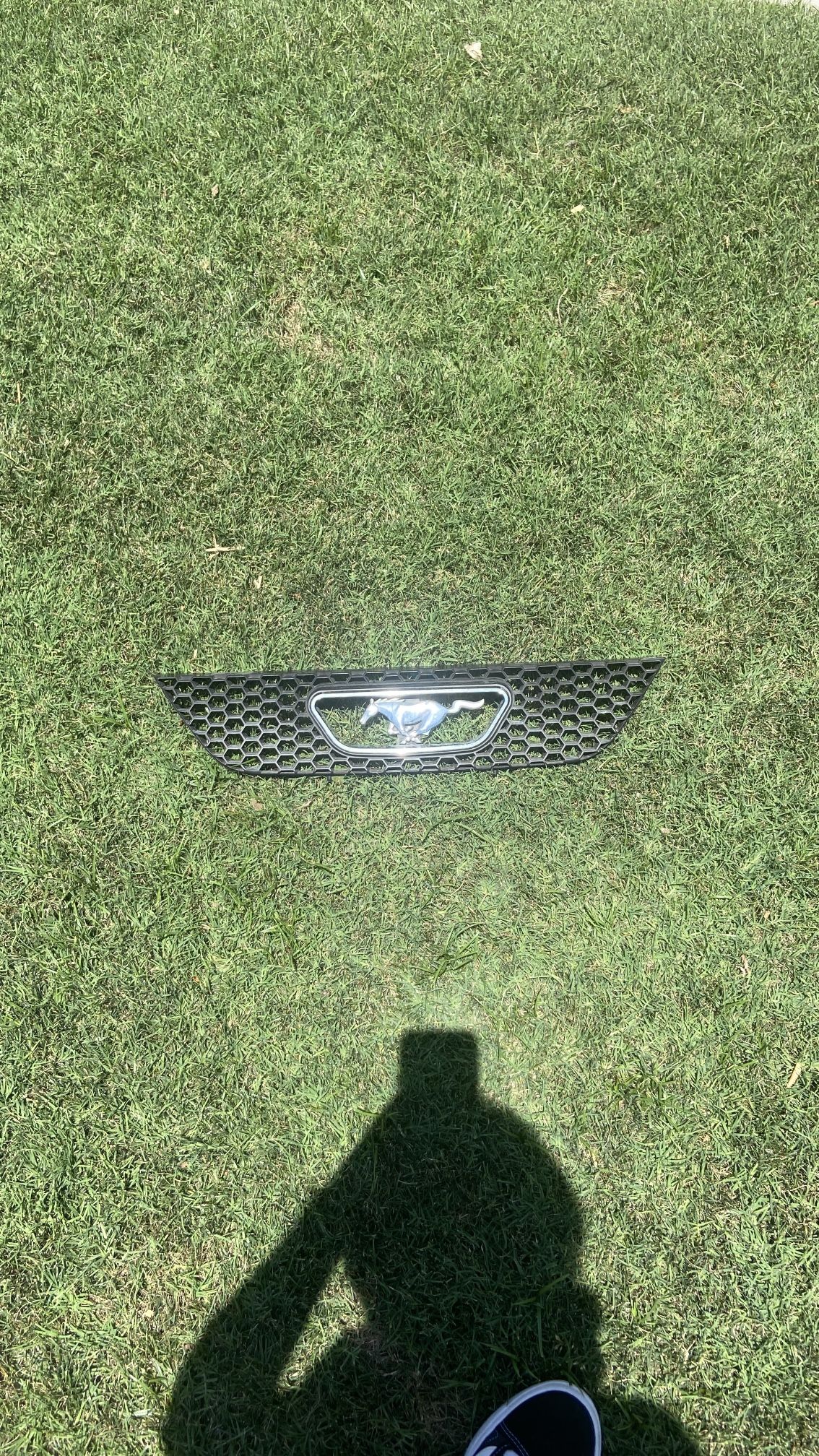 Grill 99-04 Mustang Stock