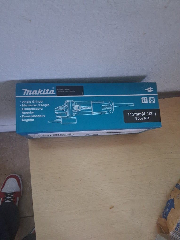 Makita Grinder