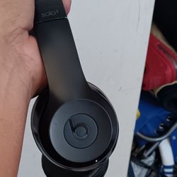 Beats Solo 3 Bluetooth Headphones 