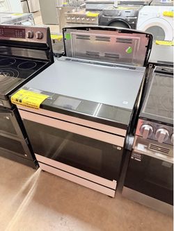 WHITE SAMSUNG BESPOKE INDUCTION STOVE