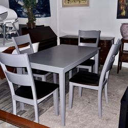nice table no chairs 
