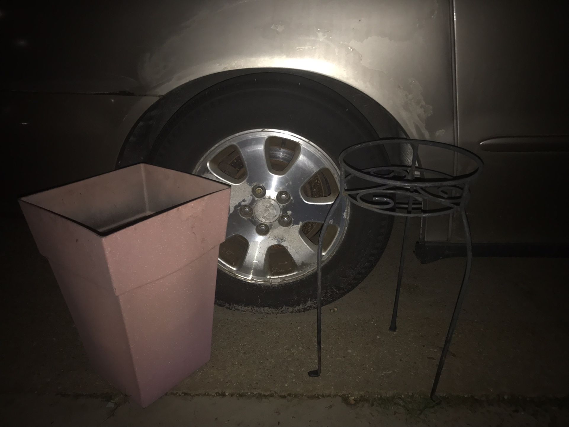 Nice Rod Iron Flower Pot Holder And Large Pot Everything For Only $20 Firm