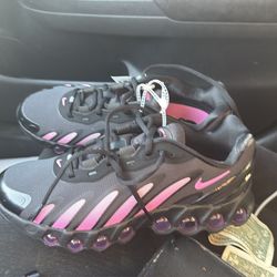 Nike air maxes