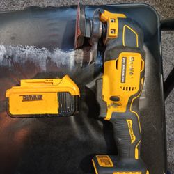 DeWalt DCS354 Cordless Multi Tool And 5ah Battery