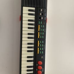 Child’s Keyboard Battery Operated