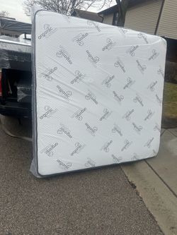 Huge sale for Mattress And Box Twin size #mattress and box 150.$ full 190$ Queen 200$ king 290$. free delivery free set up 708….289…7715… cash or Zell