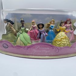(NEW and RARE) Disney Princess Disney Store Exclusive Figurine Playset,(7 figures) (Perfect for Birthday Parties)