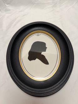 Vtg Black Oval Lady Silhouette Wall Plastic Frame, 7.5” x 9.5”