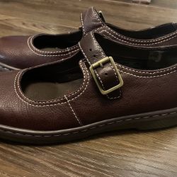Women’s Brown Doc Martens Mary Jane’s size 8 