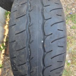 1 Tire 255 35 19 