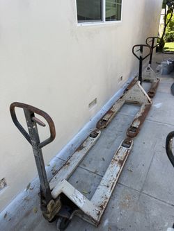 crown pallet jack