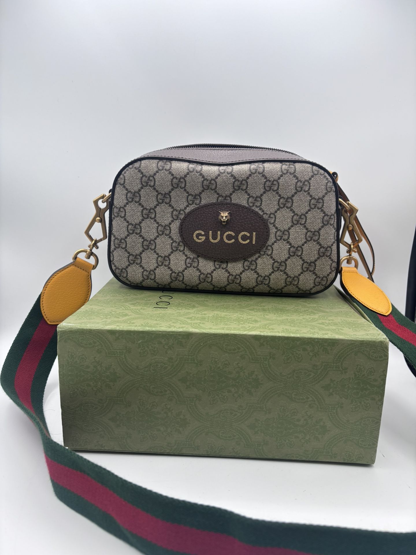 Gucci Shoulder GG Supreme Neo Vintage Camera Bag