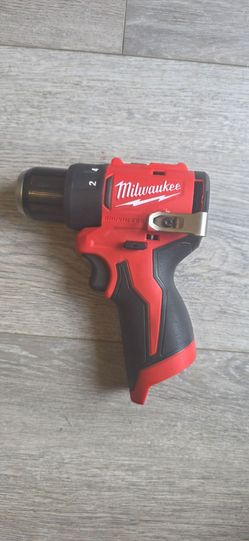 Milwaukee m12 drill