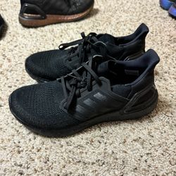 Boys Adidas ultra boost Black Size 8