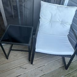 2 Outdoor Patio Chairs / rockers & Table Set