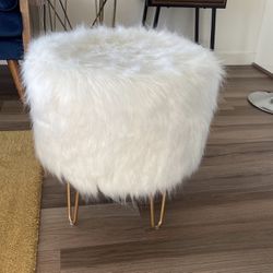 Fluffy Ottoman Chair