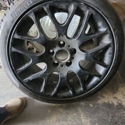 Tire Pirrelli 255 35 18 with rim BMW
