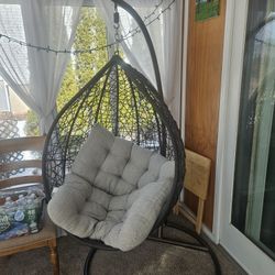 2 Egg Basket Chairs In Great Condition 