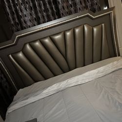 Bedroom Set For Sale 