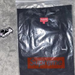 BLACK SMALL BOX SUPREME LOGO TEE