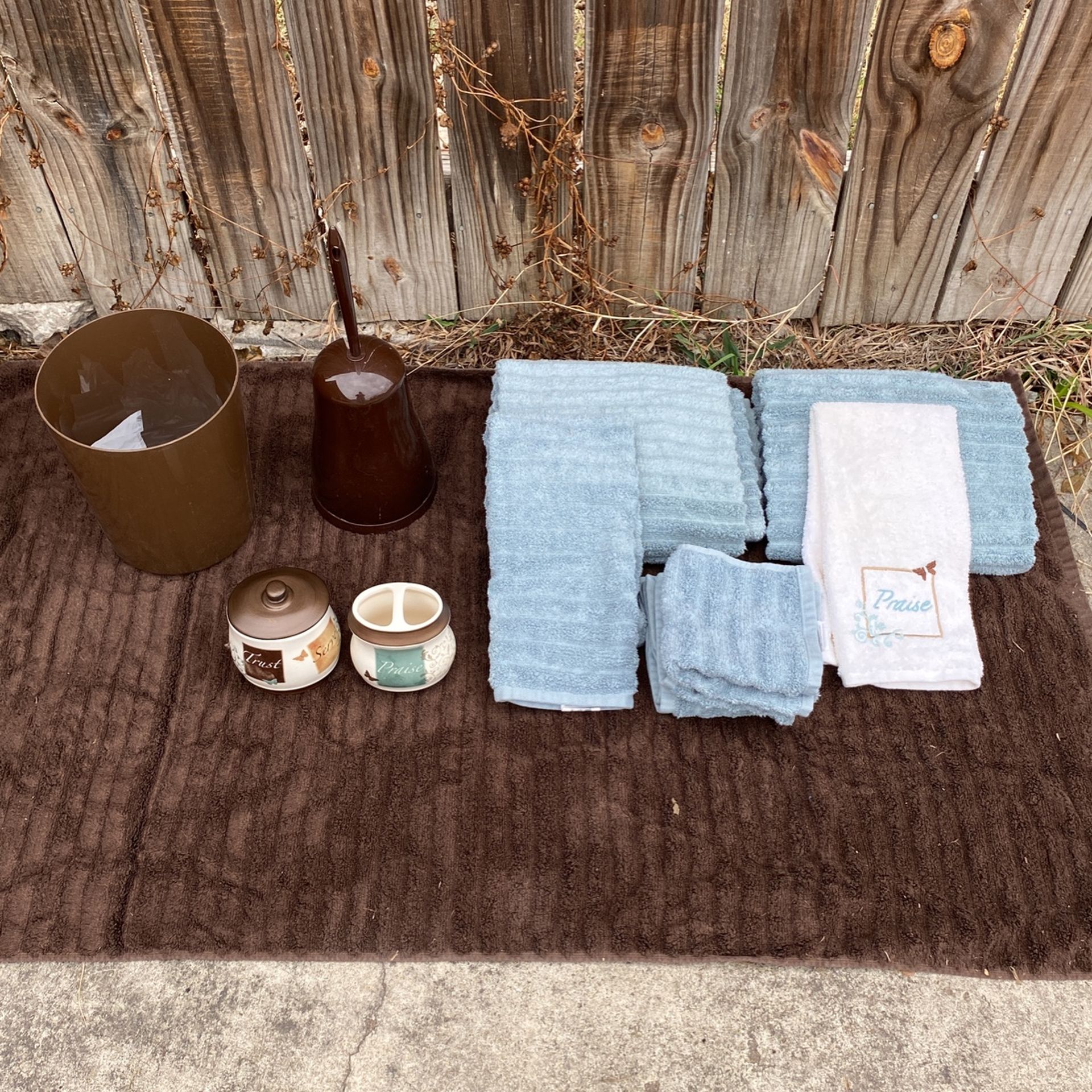 Bathroom Set for Sale in San Antonio, TX OfferUp