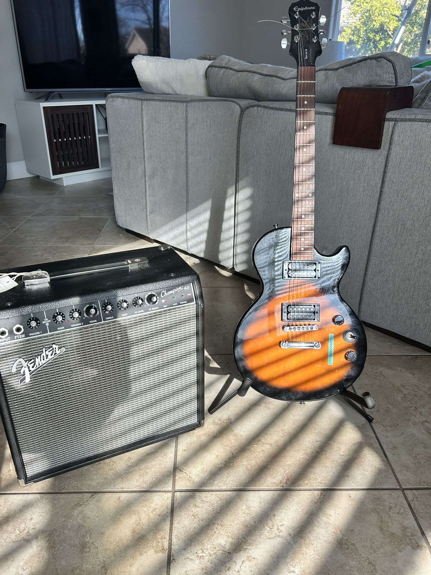 Fender Champion 40 Amp + Epiphone Les Paul