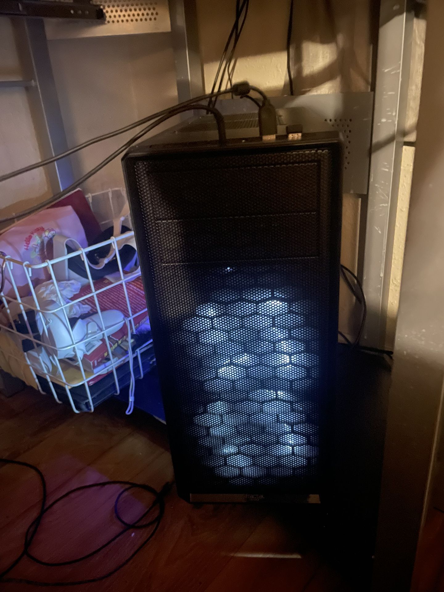 gaming pc with keyboard