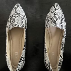Women’s Flats, Pointed Toe