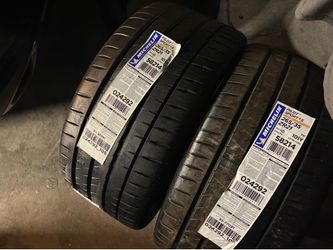 265/35/21 2 new Tesla Original
