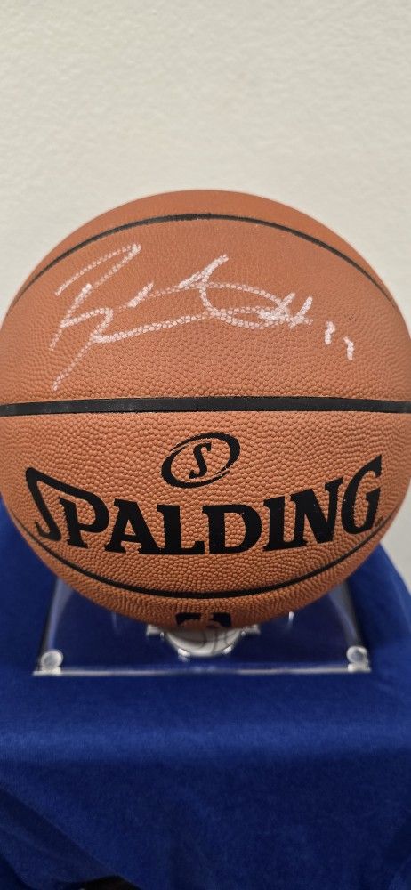 Blake Griffin Autographed Basketball. LOB CITY !