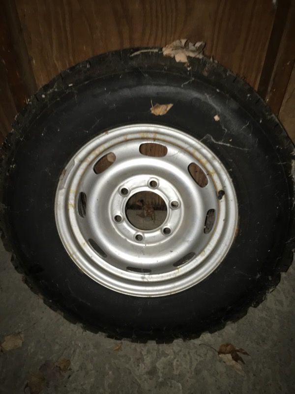 225/75R15 Snow Tires and Wheels