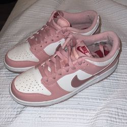 Pink Nike Dunks 