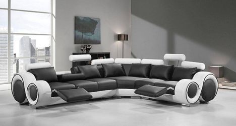 ‼️Limited Stock‼️5PC Leather Spear Reclining Sectional 