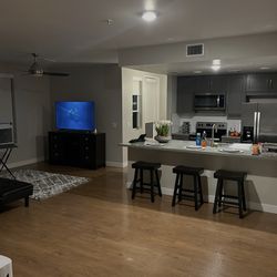 Hisense 58” 6 Series roku Smart TV 