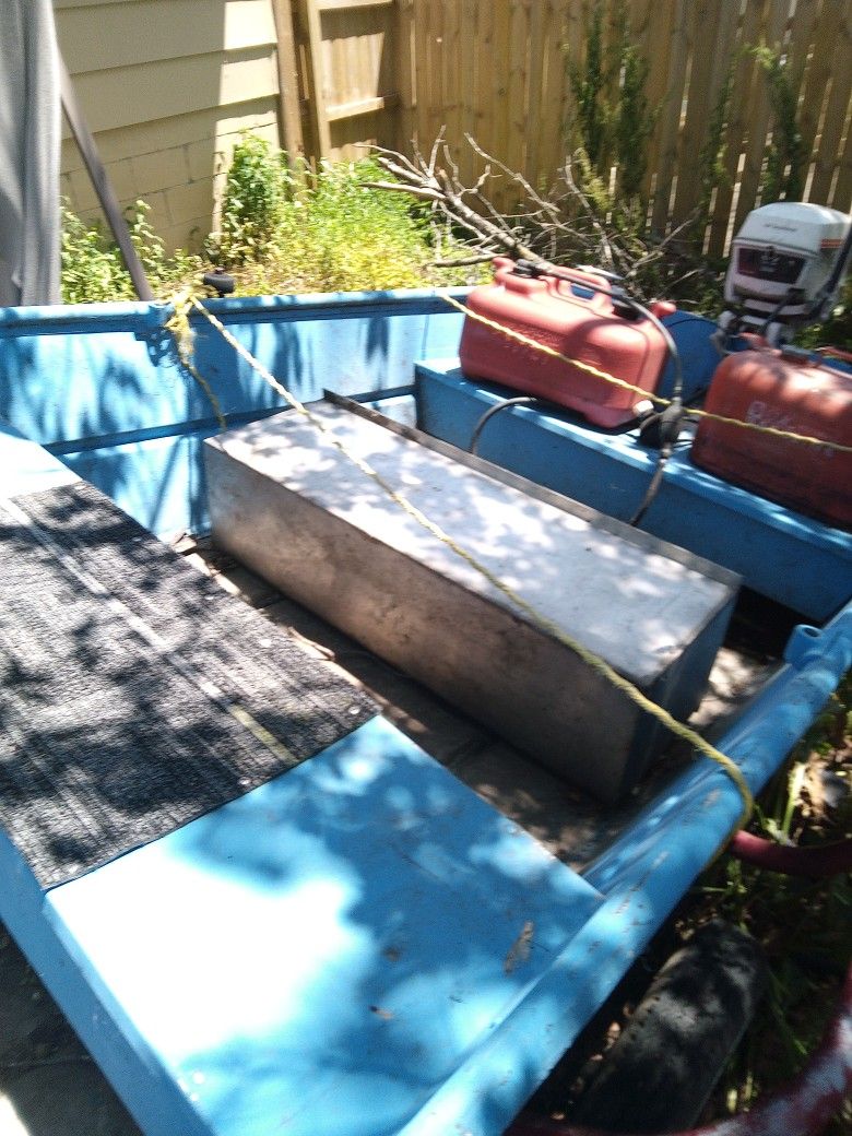 15 ' Fishing Boat With Motor And Trailer