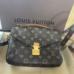 Louis Vuitton Purse/sidebag Brown And Gold (WITH BOX AND BAG)