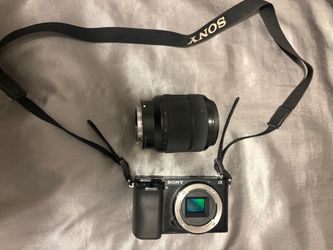 Sony Camera a6100 with lens 28-70mm