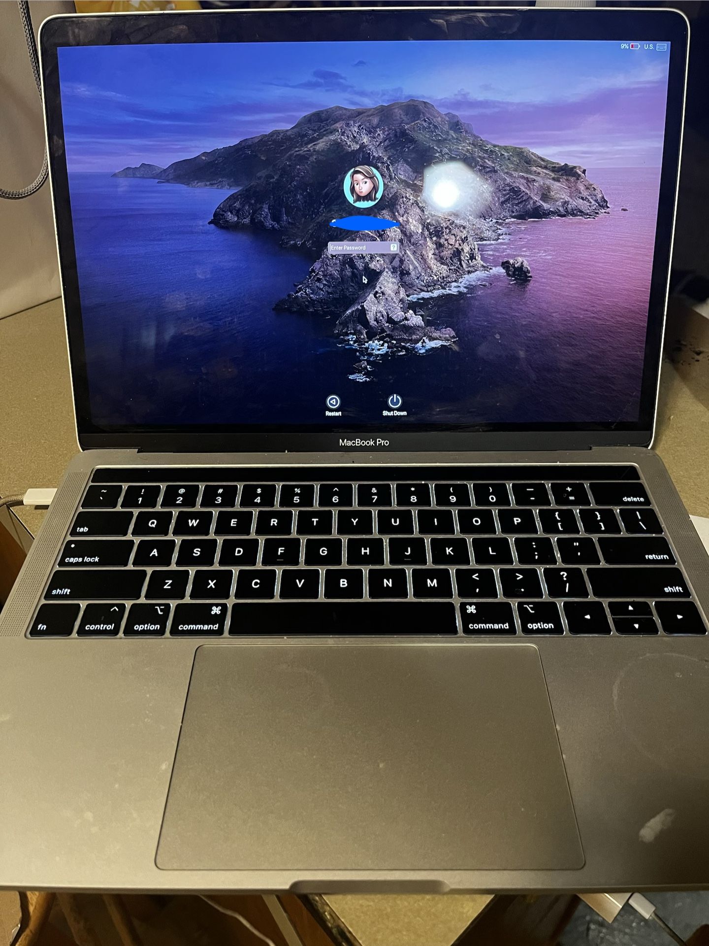 MacBook Pro (16", 2021, M1 series)